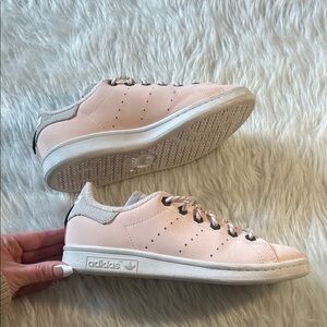 adidas - auditech Pink halo Low-Top Lace-Up Sneakers